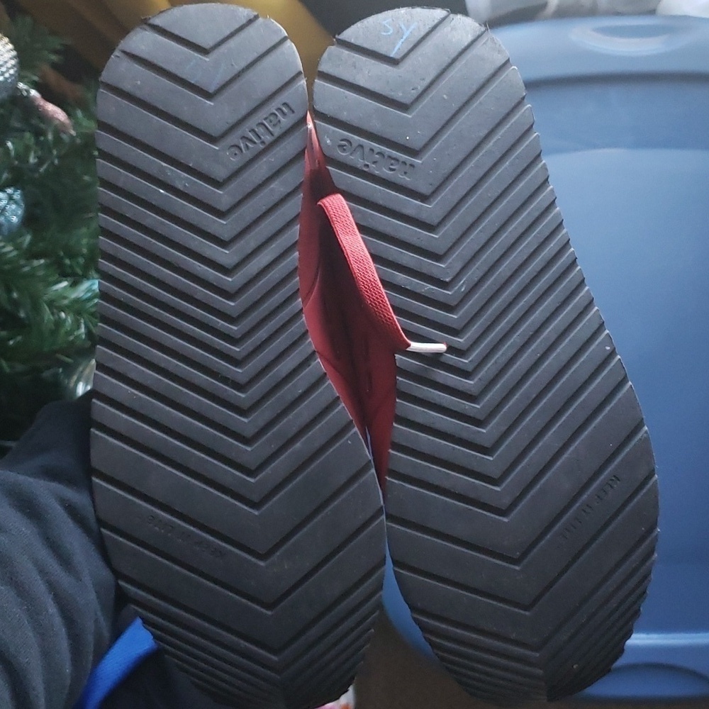 Native red sneakers size 7 women's - Picture 3 of 4
